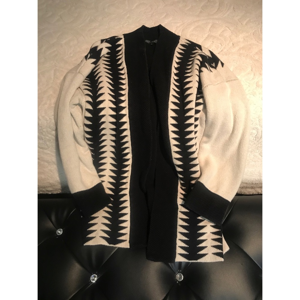 💖Black & Cream Cardigan